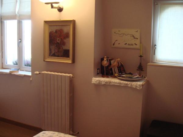 B&B Maison Angélus : photo 6 de la chambre chambre double supérieure avec cheminée