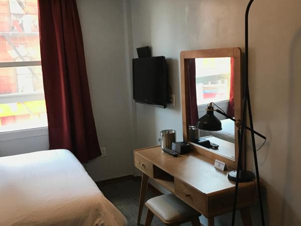 Hotel Mimosa : photo 9 de la chambre chambre supérieure lit queen-size