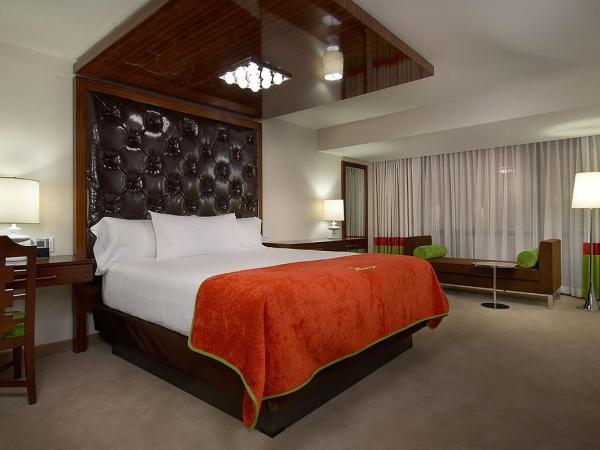 Flamingo Las Vegas Hotel & Casino : photo 2 de la chambre suite métropolitaine avec 1 lit king-size et 2 lits queen-size