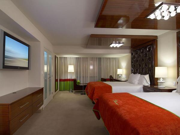 Flamingo Las Vegas Hotel & Casino : photo 5 de la chambre suite métropolitaine avec 1 lit king-size et 2 lits queen-size