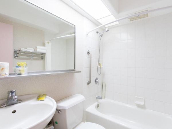 Ilima Hotel : photo 8 de la chambre studio lit king-size de luxe avec cuisine