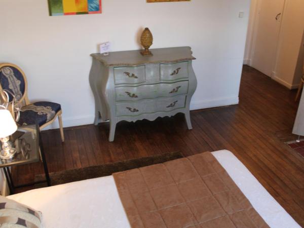 Résidence et Chambres d'Hôtes de La Porte d'Arras : photo 6 de la chambre studio classique