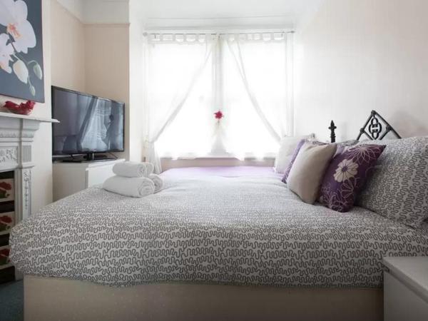 Home2Home-Rooms : photo 3 de la chambre chambre double ou lits jumeaux avec salle de bains commune