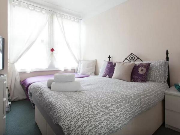 Home2Home-Rooms : photo 1 de la chambre chambre double ou lits jumeaux avec salle de bains commune