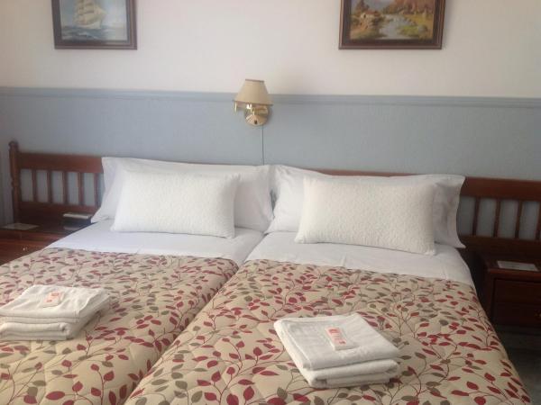 Hostal Dulcinea : photo 1 de la chambre chambre lits jumeaux