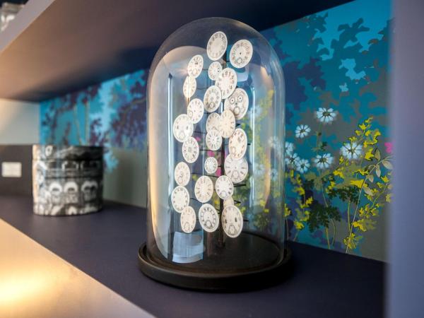 Le Pavillon du Golf d'Arras : photo 7 de la chambre chambre lit king-size - vue sur jardin