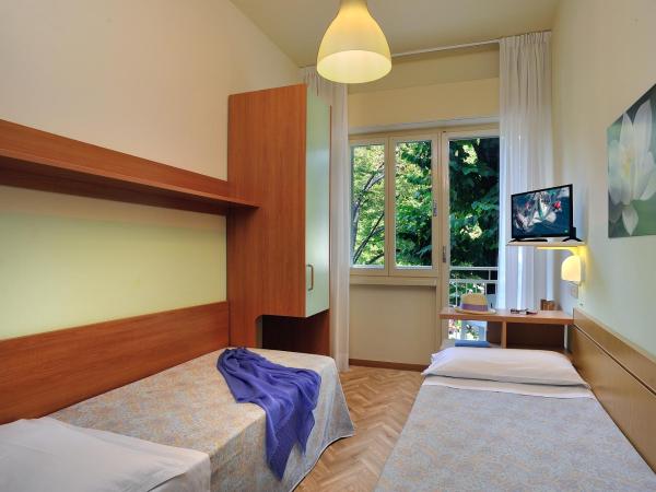 Hotel Capri : photo 9 de la chambre chambre double ou lits jumeaux standard