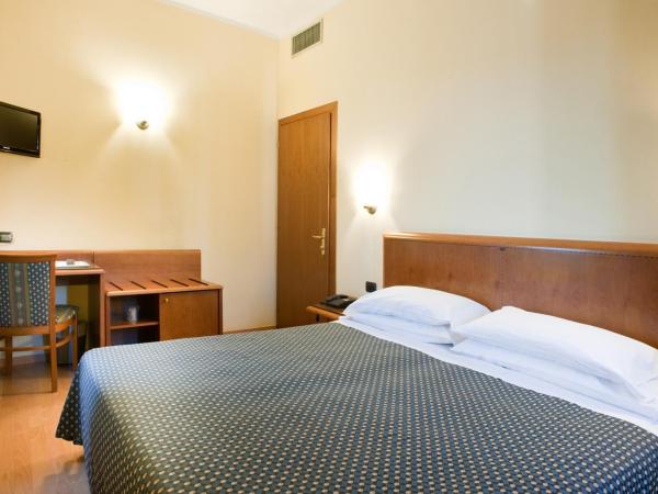 Hotel Gardenia : photo 1 de la chambre 2 chambres communicantes (3 adultes) 