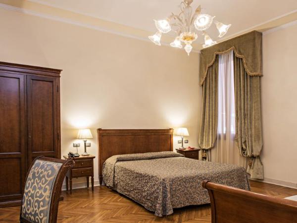 Hotel Dell'Opera : photo 1 de la chambre chambre quadruple confort