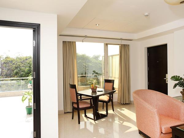 Inde Hotel Vista Woods Huda City Centre, Gurgaon : photo 6 de la chambre suite