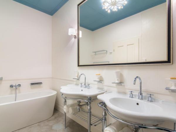 Rubin Luxury Apartments : photo 2 de la chambre one-bedroom suite with wellness access