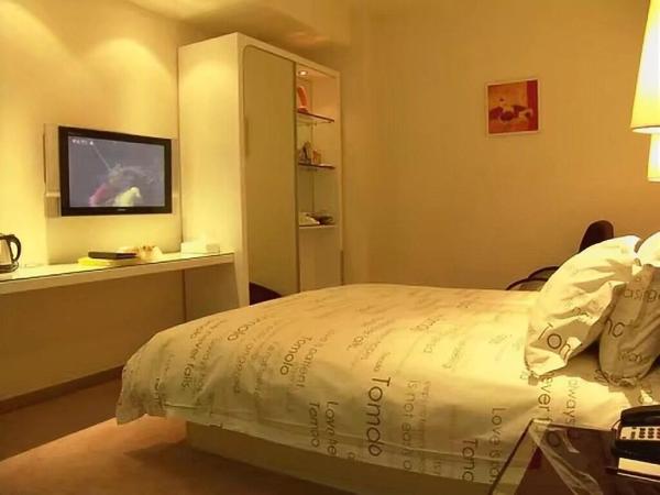 Tomolo Hotel Wuzhan Branch : photo 1 de la chambre offre citoyens chinois - chambre double