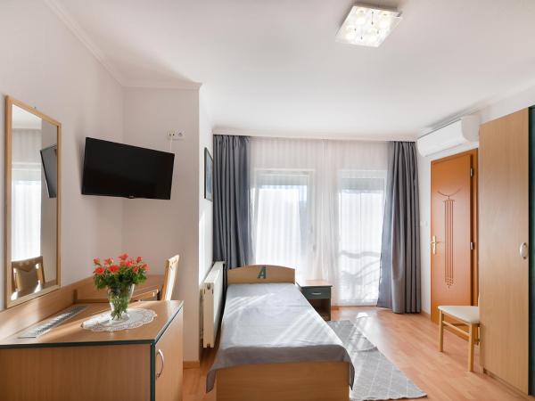 Alfréd Panzió : photo 2 de la chambre chambre quadruple