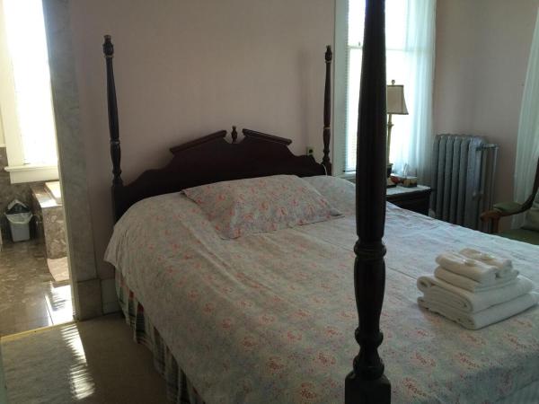 Balfour House : photo 1 de la chambre chambre lit queen-size avec salle de bains privative 