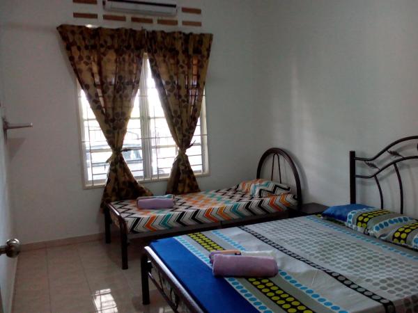 Jati Indah Homestay : photo 2 de la chambre maison 3 chambres