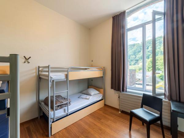 Auberge de Jeunesse de Namur : photo 5 de la chambre lit simple dans dortoir pour hommes