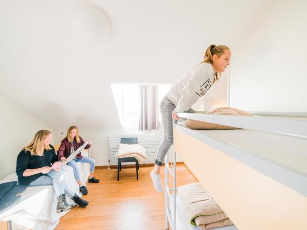 Auberge de Jeunesse de Namur : photo 3 de la chambre lit simple dans dortoir pour hommes