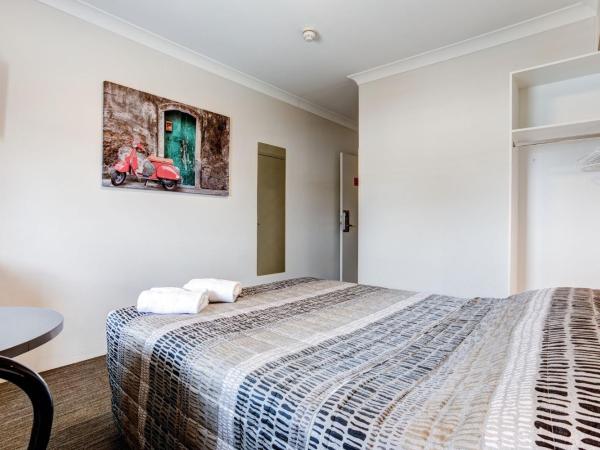 Arena Hotel (formerly Sleep Express Motel) : photo 5 de la chambre chambre standard lit queen-size