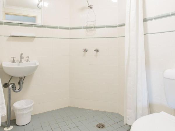 Arena Hotel (formerly Sleep Express Motel) : photo 5 de la chambre chambre familiale (6 adultes)