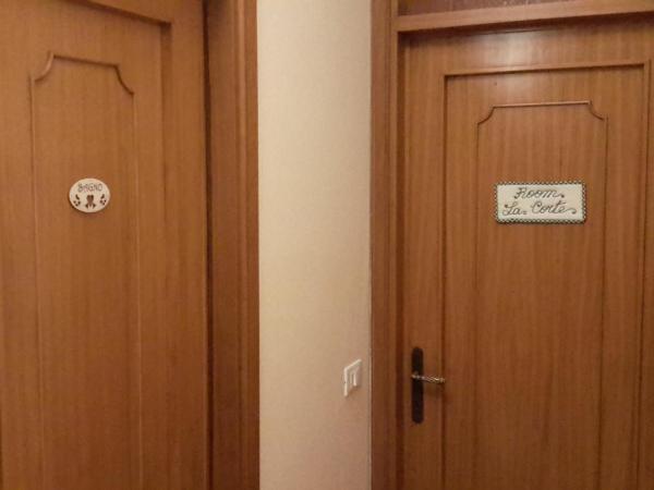 B&B Il Mondo Di Ross : photo 2 de la chambre grande chambre double avec salle de bains privative