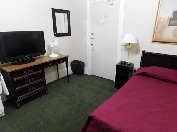 Filmores Hotel : photo 4 de la chambre chambre simple avec salle de bains commune