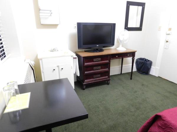 Filmores Hotel : photo 5 de la chambre chambre simple avec salle de bains commune