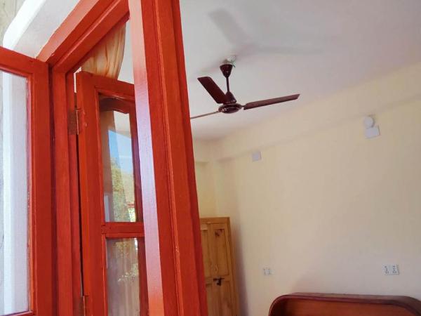 Dinesh House : photo 6 de la chambre chambre double deluxe avec balcon
