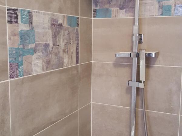 La Garriniere : photo 7 de la chambre chambre double avec salle de bains privative