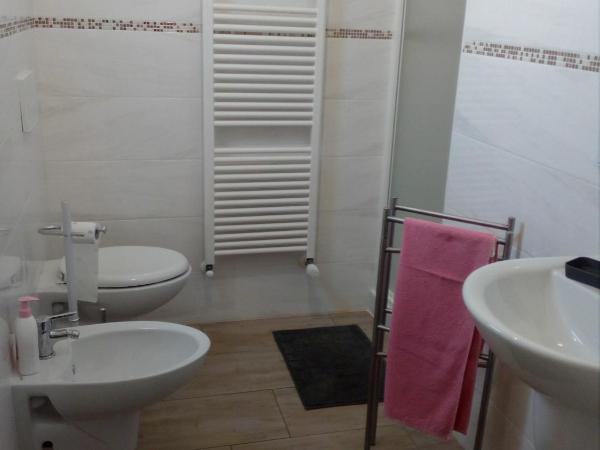 B & B Eliana e Ristorante : photo 10 de la chambre chambre double avec salle de bains privative