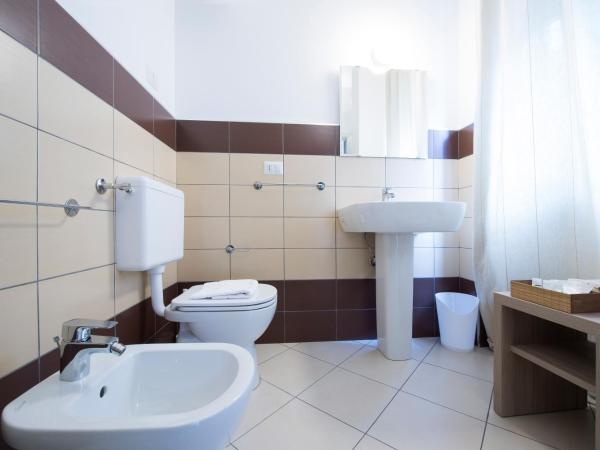 Tiffany Rooms : photo 3 de la chambre chambre lit queen-size avec balcon