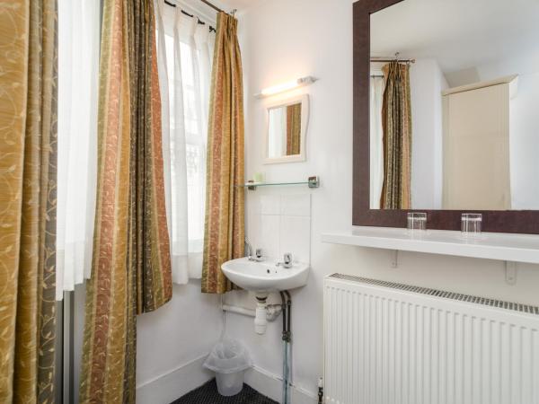 Earls Court Hotel : photo 1 de la chambre chambre double avec salle de bains commune