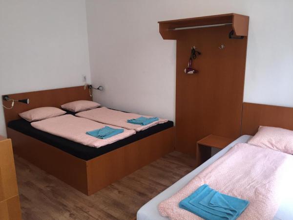 Omega Guesthouse Budapest : photo 4 de la chambre studio avec kitchenette (3 adultes)