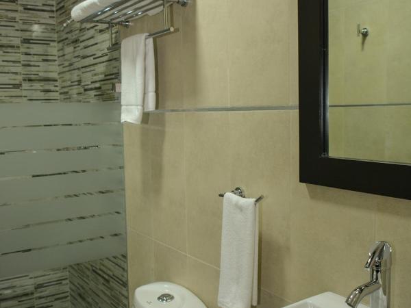 Suites Los Arcos : photo 2 de la chambre chambre lit queen-size