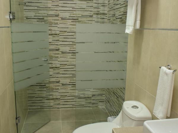 Suites Los Arcos : photo 7 de la chambre chambre lit queen-size