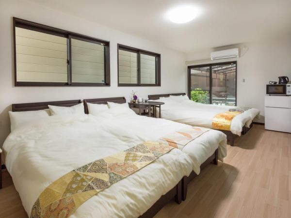 Marikoji Inn Kyoto : photo 1 de la chambre chambre triple avec terrasse