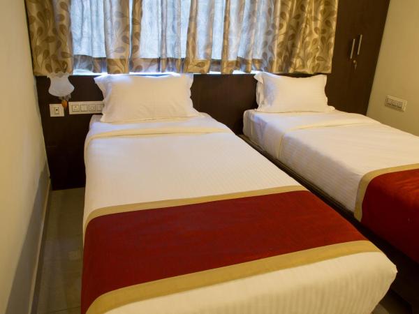 Hotel Blue Bell : photo 8 de la chambre chambre double standard avec ventilateur