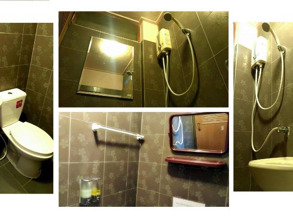 Pailin Guest House : photo 5 de la chambre chambre lits jumeaux avec salle de bains privative