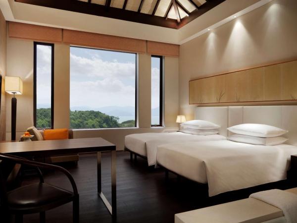 Park Hyatt Ningbo Resort & Spa : photo 1 de la chambre chambre lits jumeaux - vue sur lac