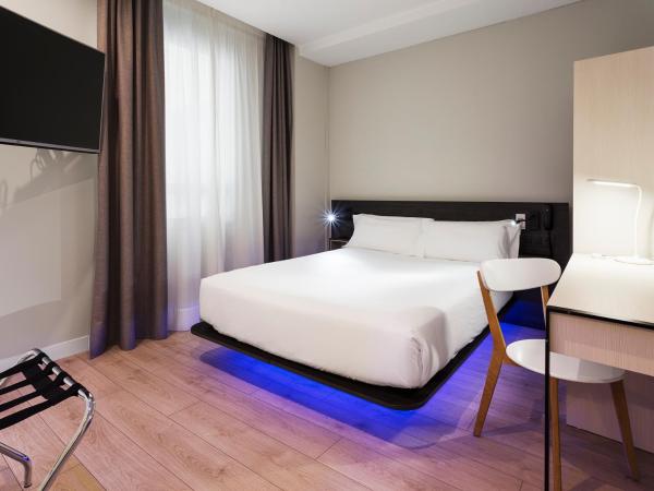 B&B HOTEL Madrid Centro Puerta del Sol : photo 1 de la chambre hébergement simple premium