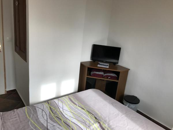 Bastide Ecurie Massilia : photo 8 de la chambre chambre double avec salle de bains commune