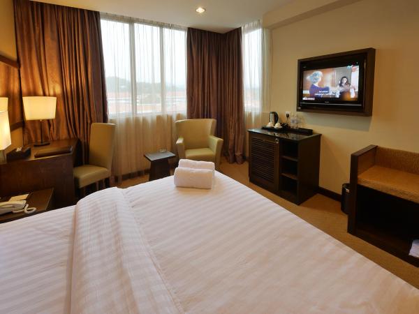 Lintas View Hotel : photo 5 de la chambre chambre lit king-size exécutive