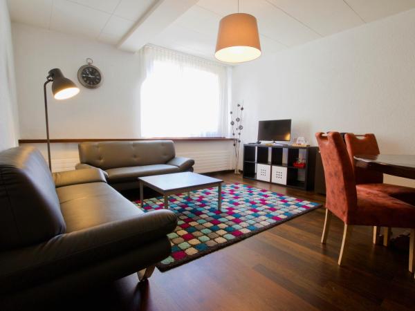 Hôtel du Rhône : photo 6 de la chambre chambre quadruple