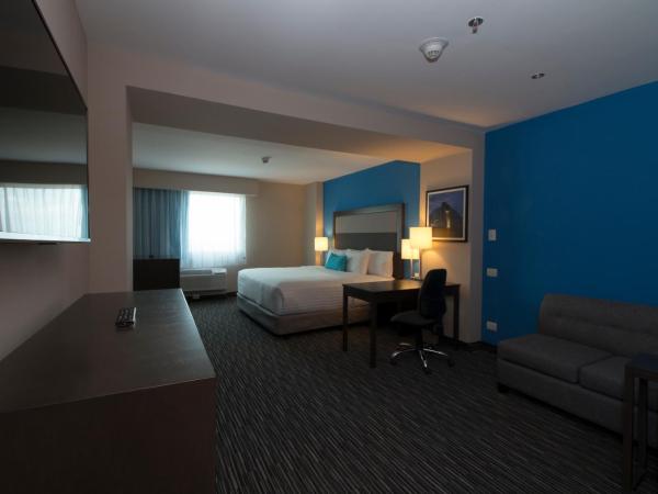 CHN Hotel Monterrey Aeropuerto, Trademark by Wyndham : photo 5 de la chambre chambre lit king-size exécutive deluxe - non-fumeurs