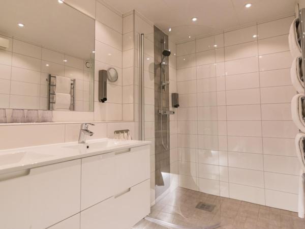 First Hotel Dragonen : photo 5 de la chambre chambre quadruple - sans fenêtre