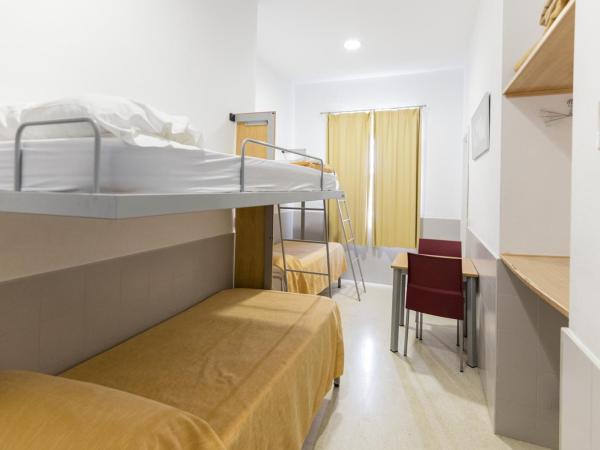 Albergue Inturjoven Malaga : photo 7 de la chambre lit simple en dortoir