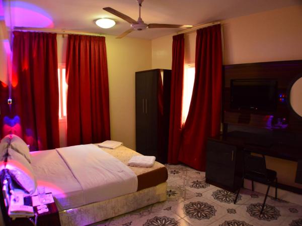 Tehran Hotel : photo 4 de la chambre chambre lit king-size standard