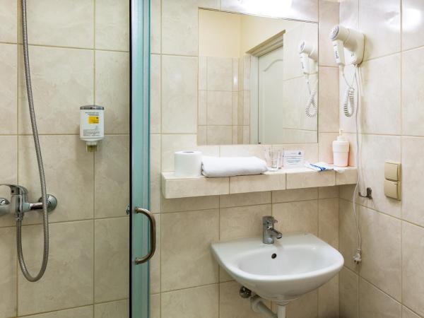 Hotel Przystanek Torun : photo 8 de la chambre chambre lits jumeaux