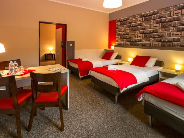 Hotel Przystanek Torun : photo 6 de la chambre chambre triple