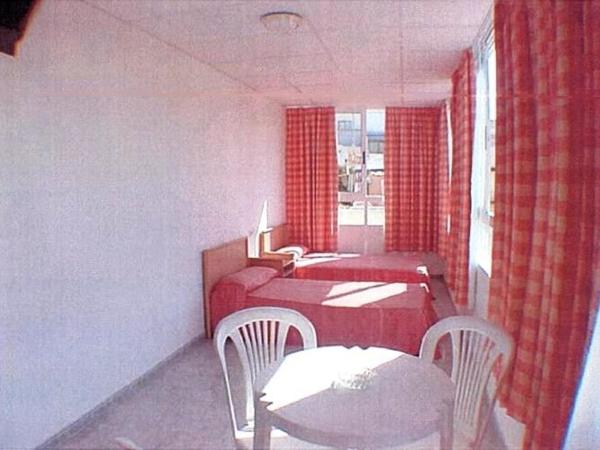 Hotel Iris : photo 7 de la chambre chambre familiale (6 adultes)