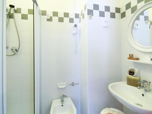 Hotel Cadiz : photo 9 de la chambre chambre double